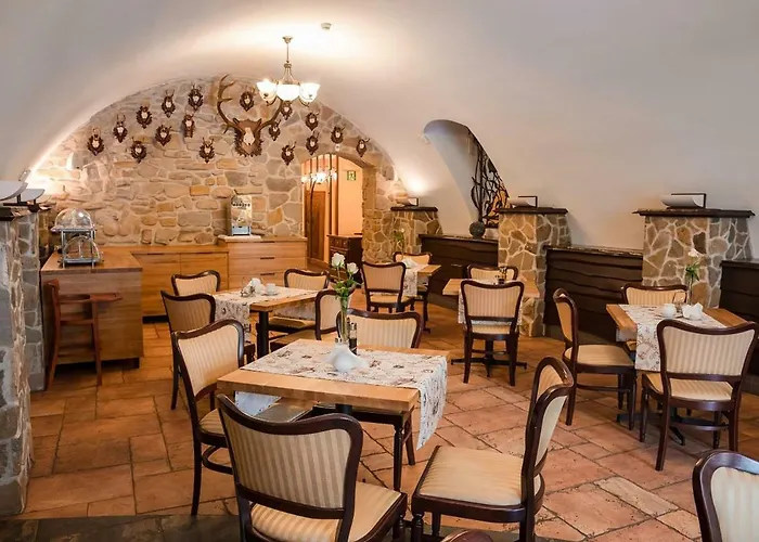 Hubertus Отель Жешув