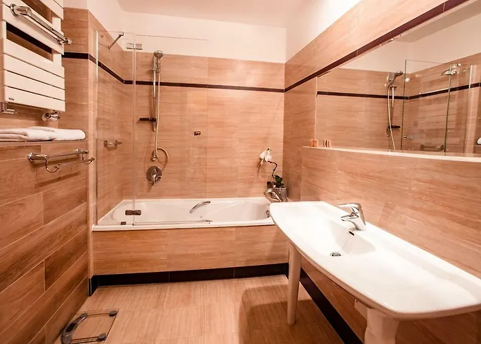 Hubertus Отель Жешув