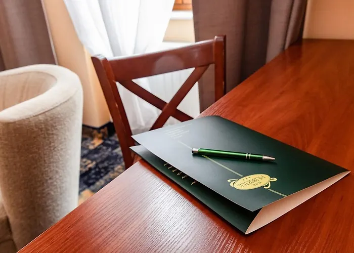 Hubertus Отель Жешув